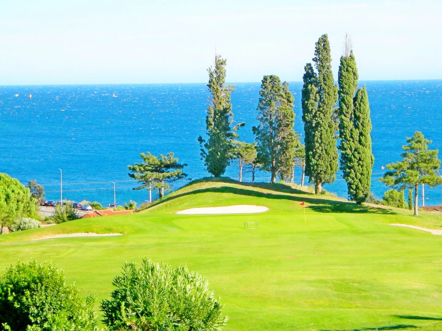 AGAY CAP ESTEREL Murs commerciaux occupés - Rentabilité nette 6% - Emplacement Premium Cap Estérel (Saint-Raphaël)
