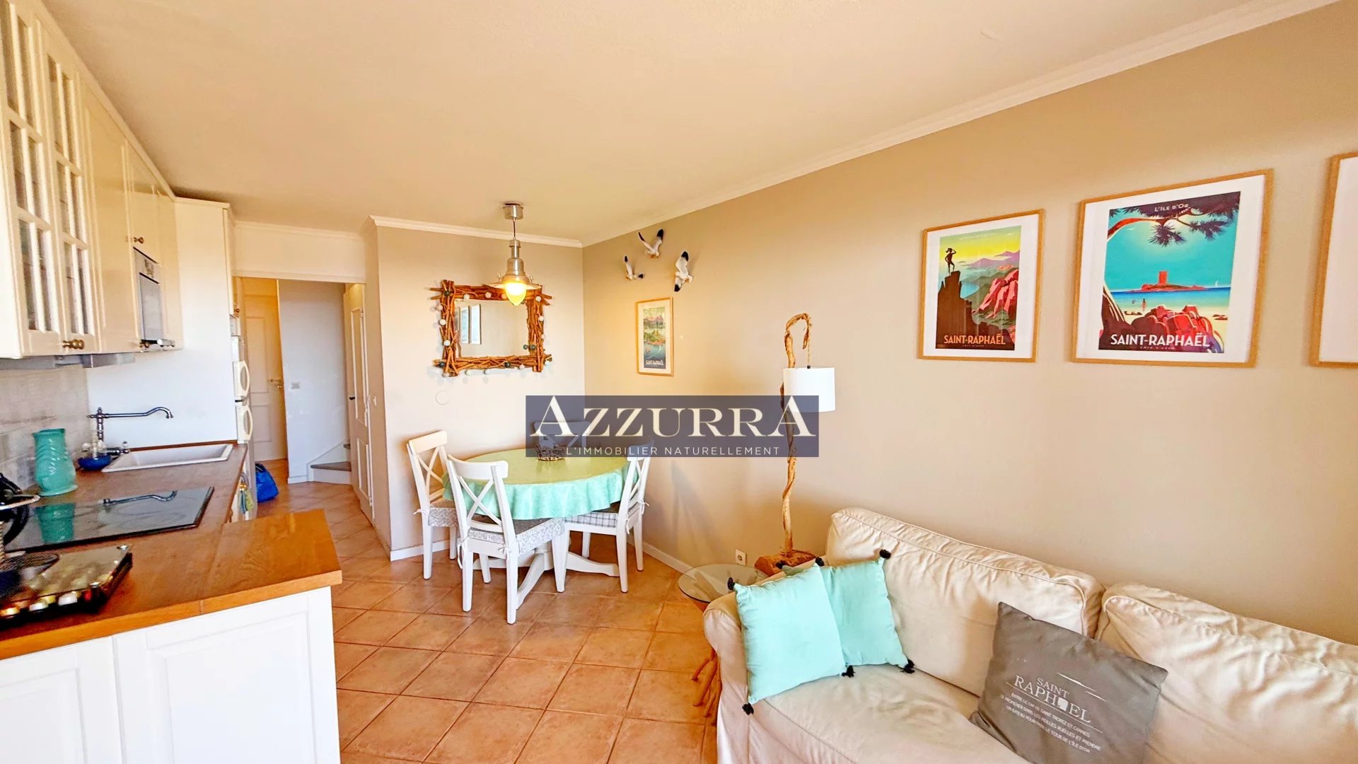 AGAY CAP ESTEREL VILLAGE 3 PIECES DUPLEX VUE MER - PARKING PRIVE - LIBRE DE SUITE
