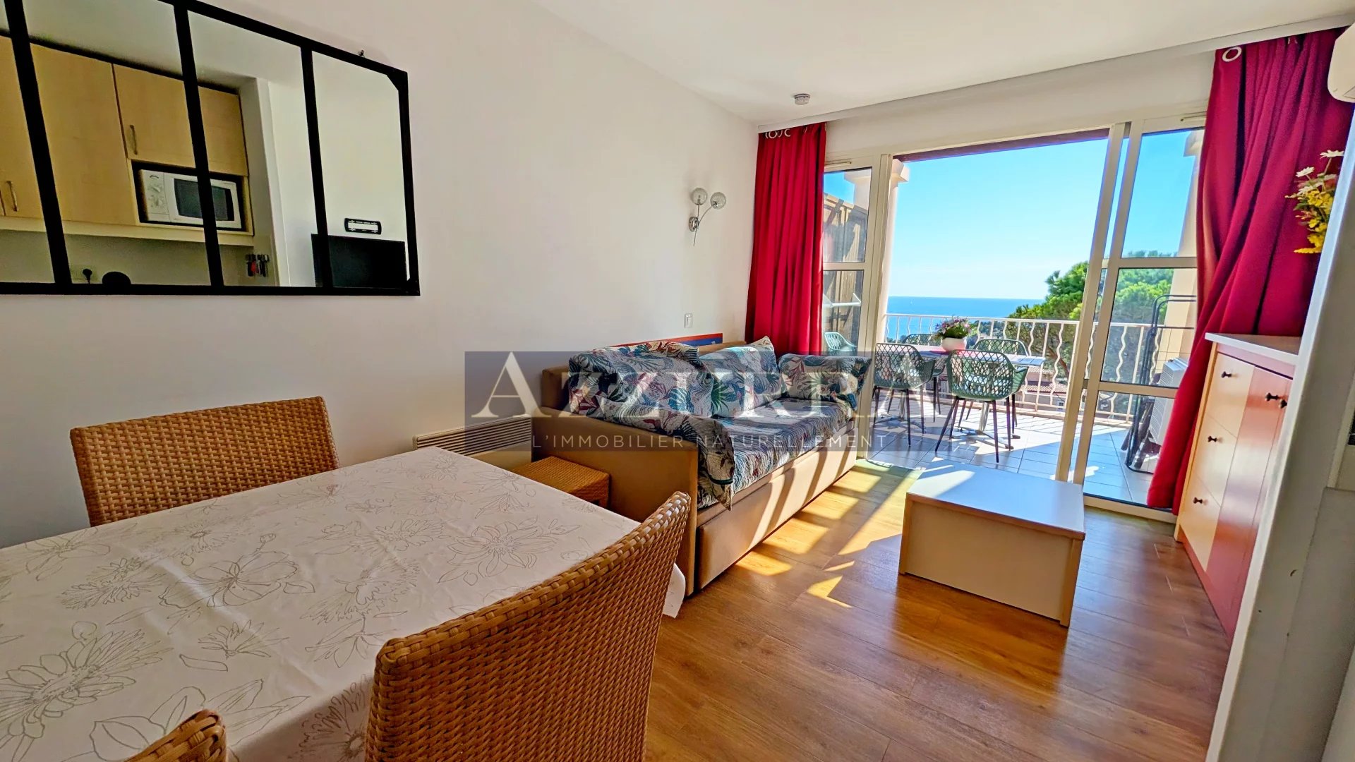 AGAY CAP ESTEREL 2 PIECES DERNIER ETAGE VUE MER PANORAMIQUE