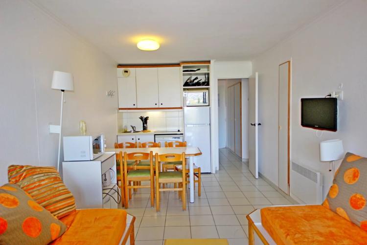 AGAY CAP ESTEREL LE HAMEAU 3 PIECES PREMIER ETAGE. ACCES FACILE. PARKING