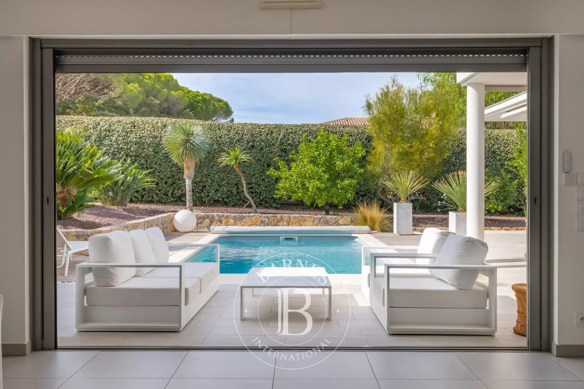 SAINT-RAPHAËL - VILLA CALIFORNIENNE AVEC PISCINE