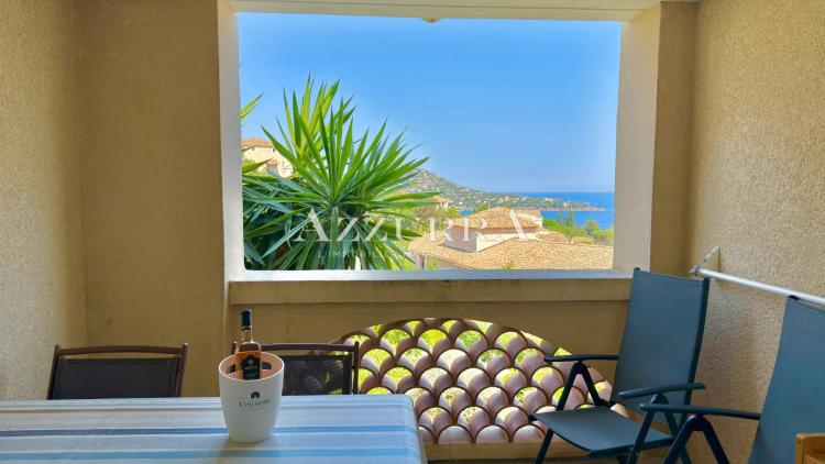 A vendre AGAY - CAP ESTEREL – Superbe 2 pièces vue mer, parking, climatisation