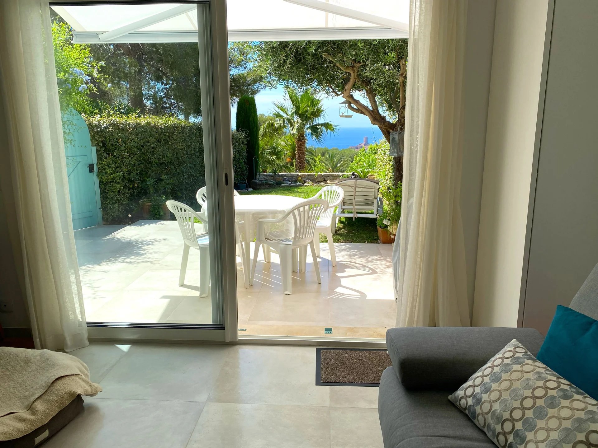 AGAY SAINT RAPHAEL maison 2 pièces, jumelée vue mer