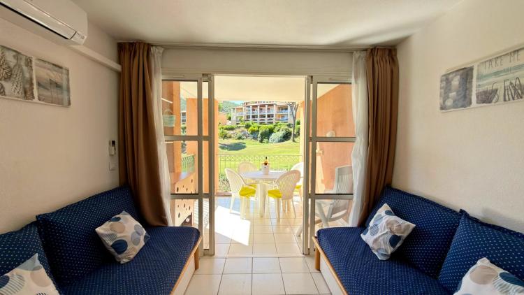 AGAY Cap Esterel - Beau studio cabine meublé avec terrasse