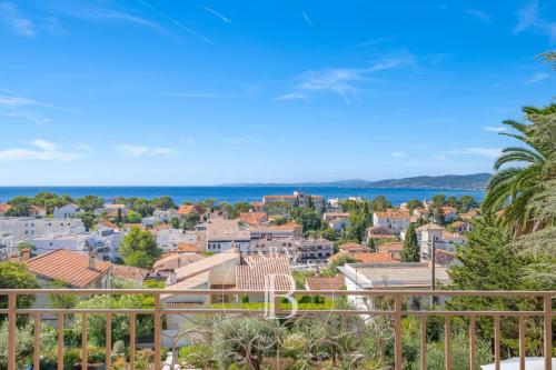 VILLA BELLE ÉPOQUE RÉNOVÉE - VUE MER PANORAMIQUE - CENTRE VILLE