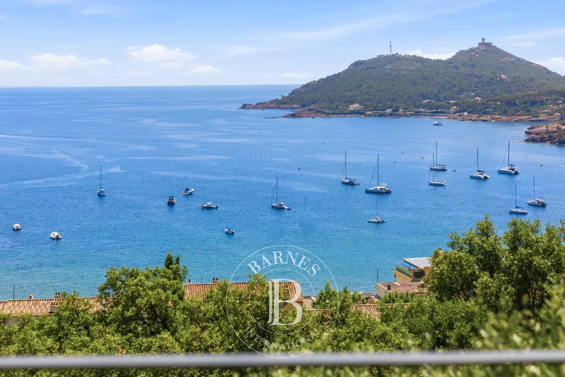 SAINT-RAPHAËL - VILLA CONTEMPORAINE - VUE MER PANORAMIQUE