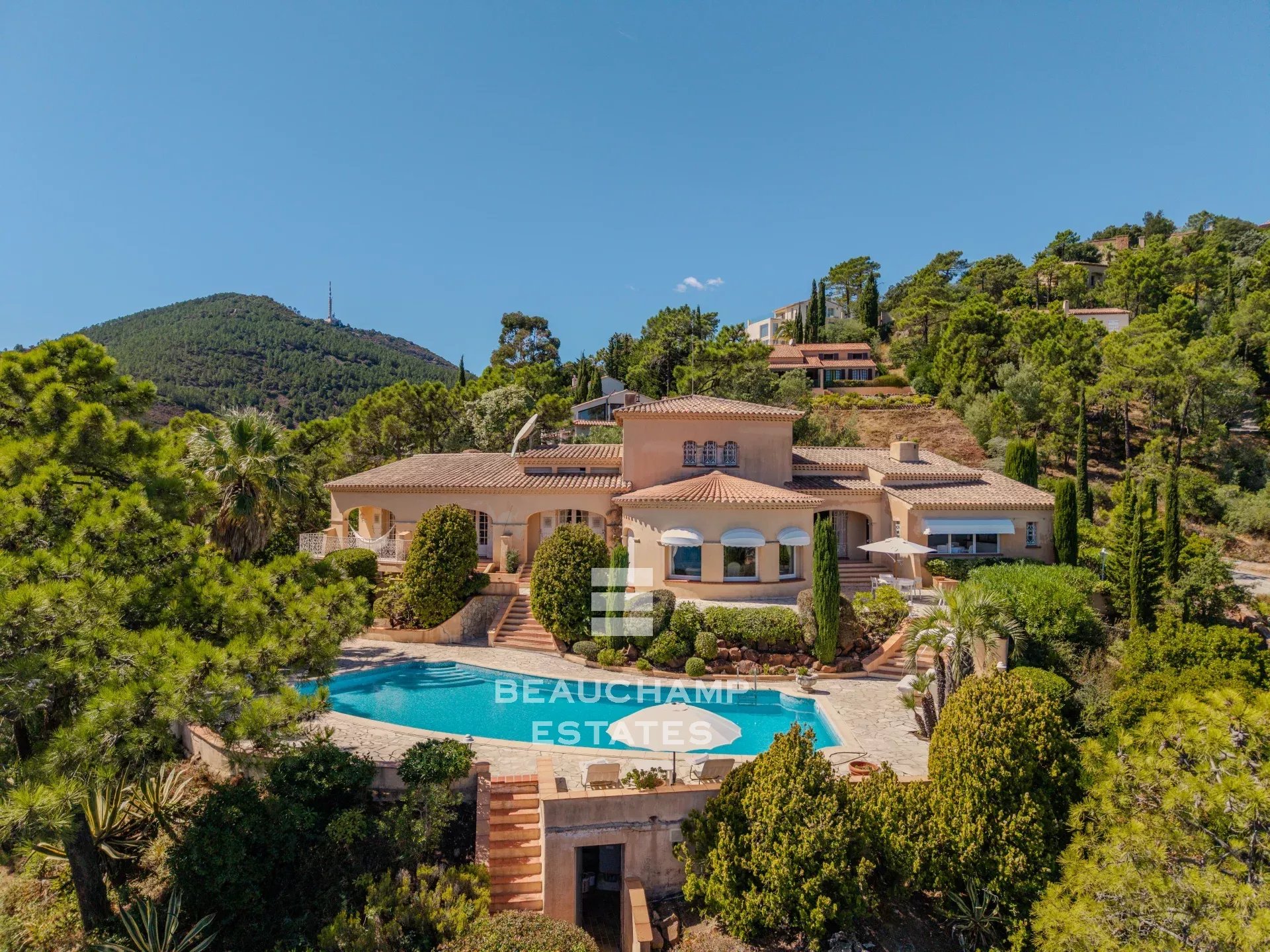 Villa 5 chambres avec vue mer panoramique – Le Trayas
