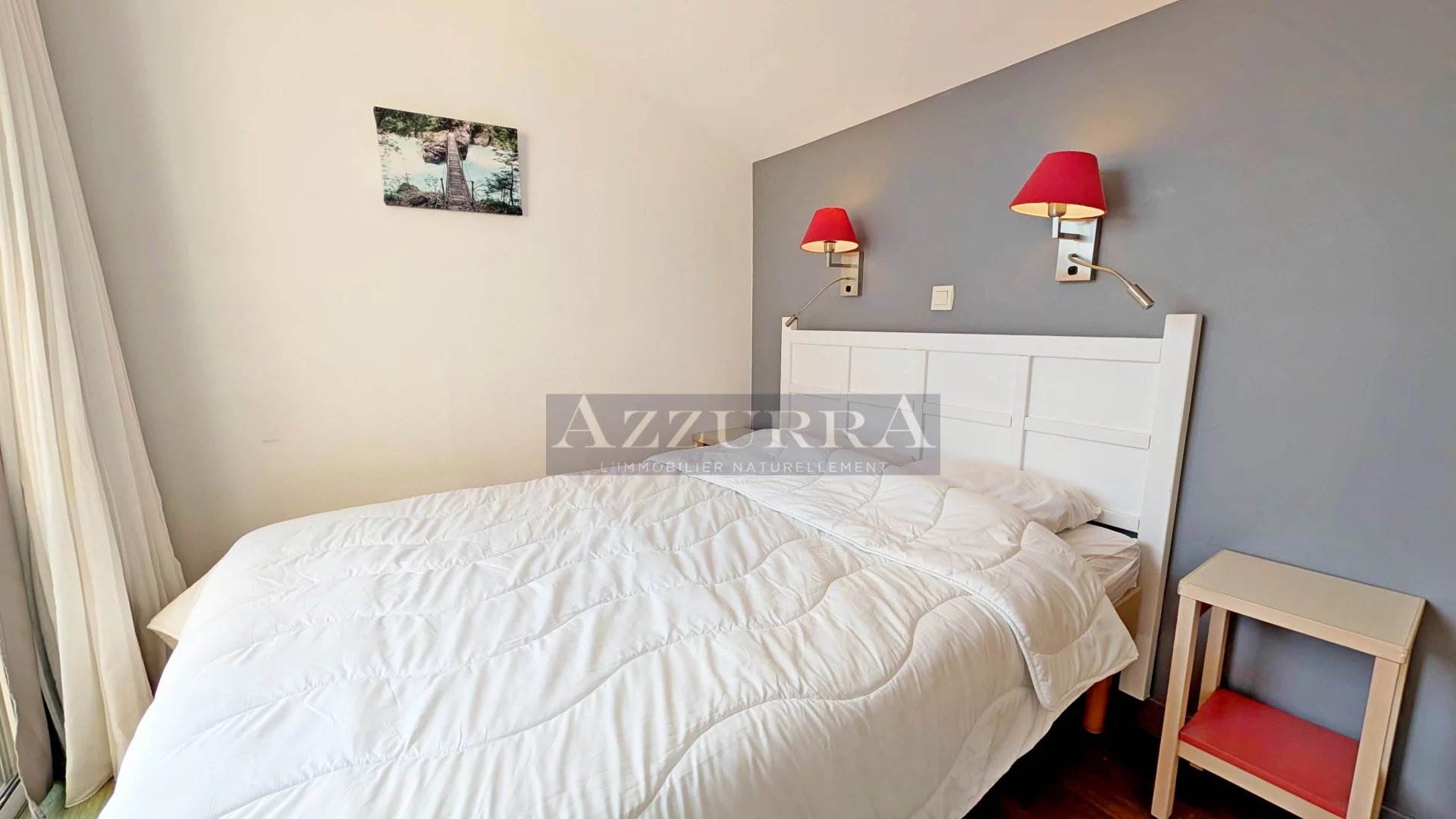 CAP ESTÉREL – DUPLEX RÉNOVÉ AVEC TERRASSE ET SOLARIUM