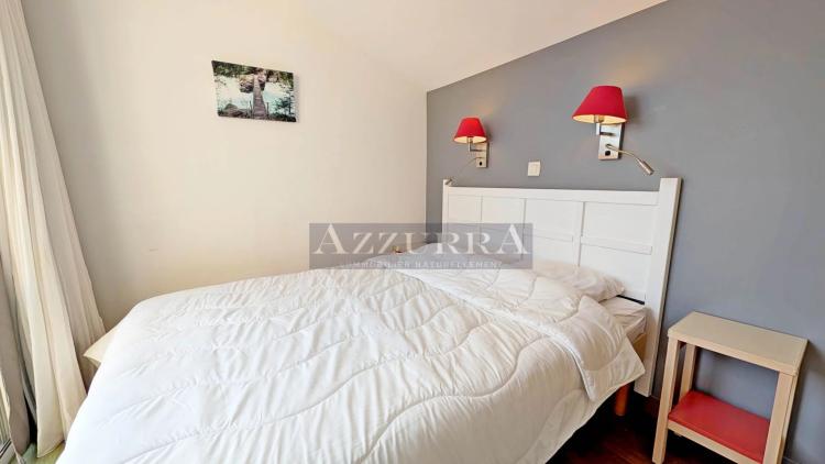 CAP ESTÉREL – DUPLEX RÉNOVÉ AVEC TERRASSE ET SOLARIUM