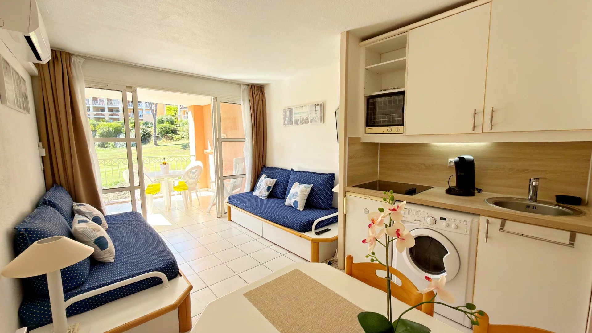 AGAY Cap Esterel - Beau studio cabine meublé avec terrasse
