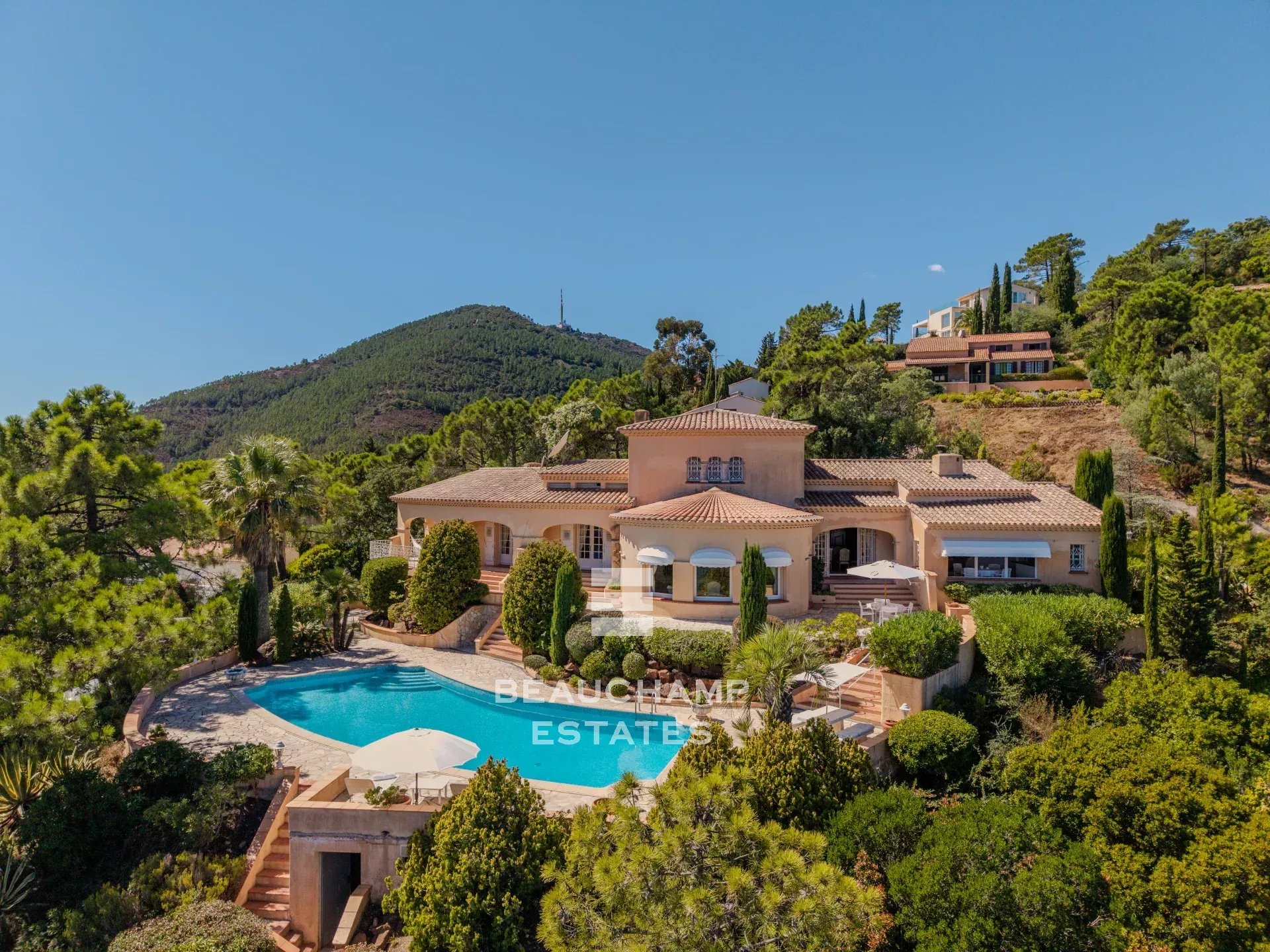 Villa 5 chambres avec vue mer panoramique – Le Trayas