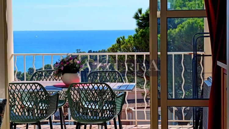 AGAY CAP ESTEREL 2 PIECES DERNIER ETAGE VUE MER PANORAMIQUE