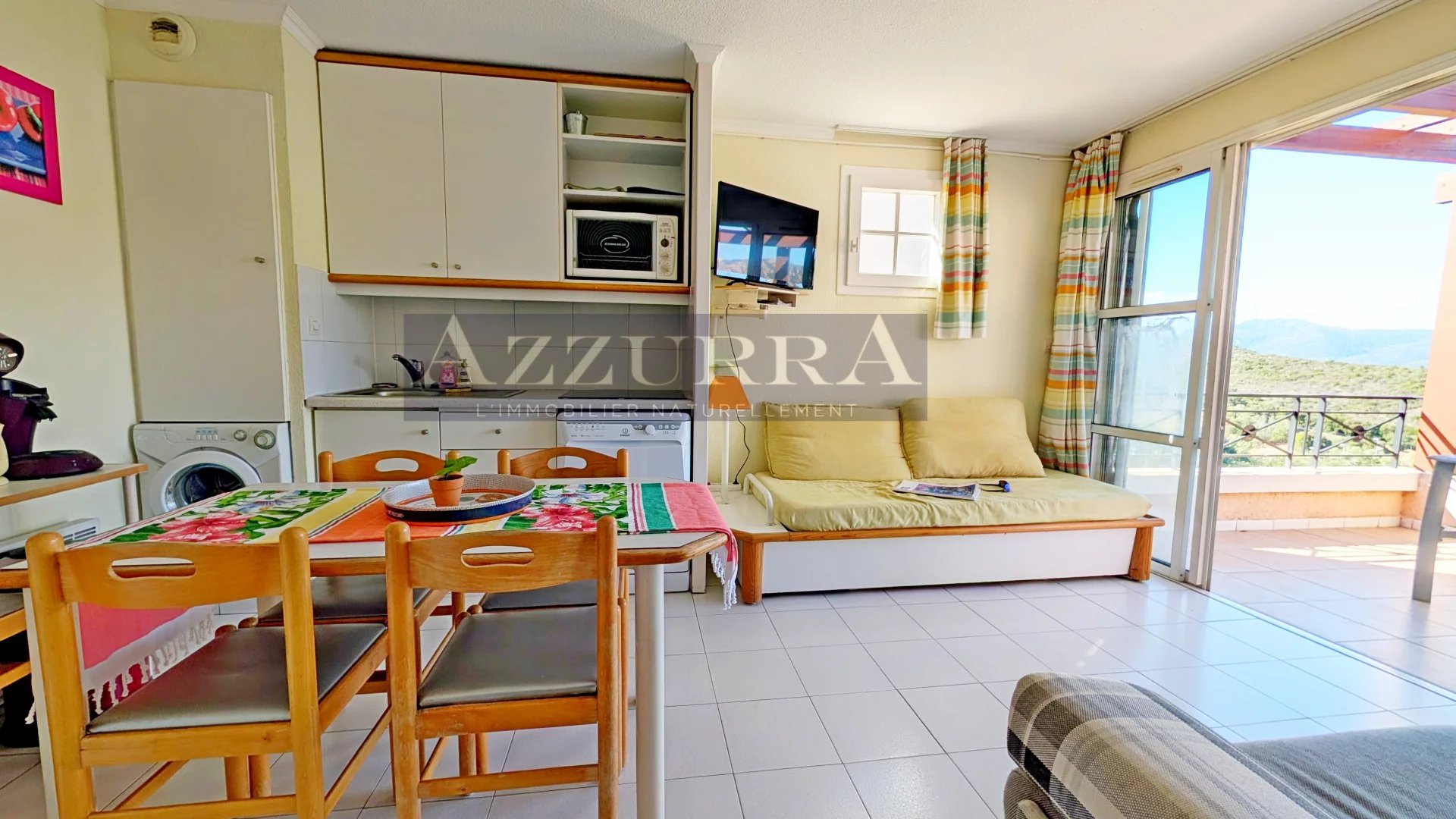 AGAY CAP ESTEREL LE VILLAGE: large 2 pièces au dernier étage avec grande terrasse en angle vue panoramique