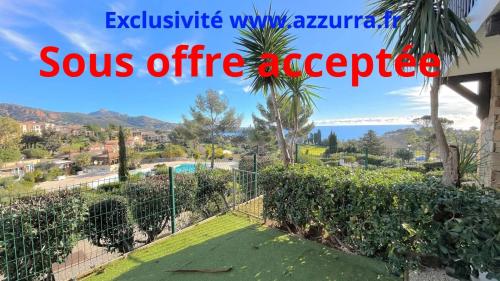 AGAY CAP ESTEREL LE VILLAGE: beau studio cabine avec accès de plein pied, terrasse et jardin vue mer