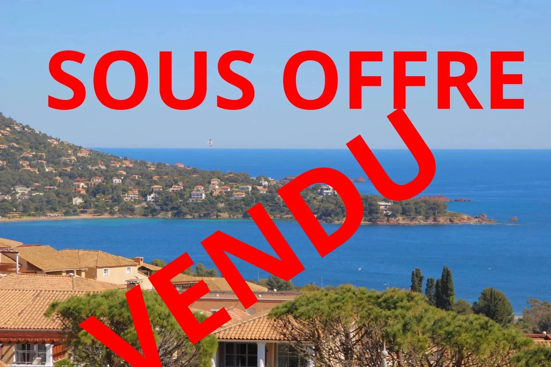AGAY CAP ESTEREL BEAU 4 PIECES DUPLEX AVEC JARDIN ET VUE MER PANORAMIQUE. PARKING A PROXIMITE