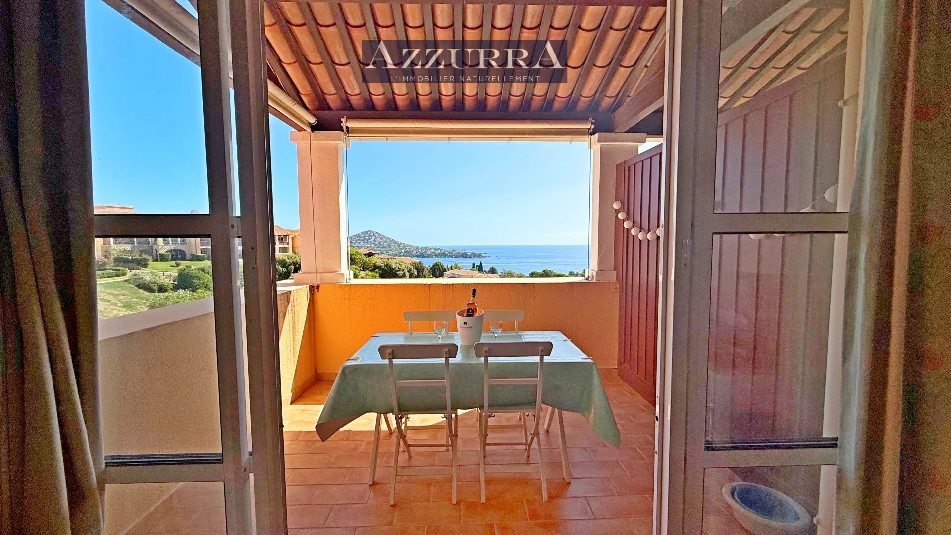 AGAY CAP ESTEREL VILLAGE 3 PIECES DUPLEX VUE MER - PARKING PRIVE - LIBRE DE SUITE