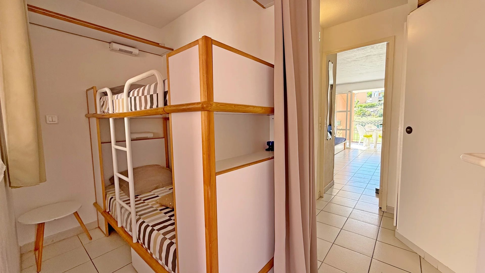 AGAY Cap Esterel - Beau studio cabine meublé avec terrasse