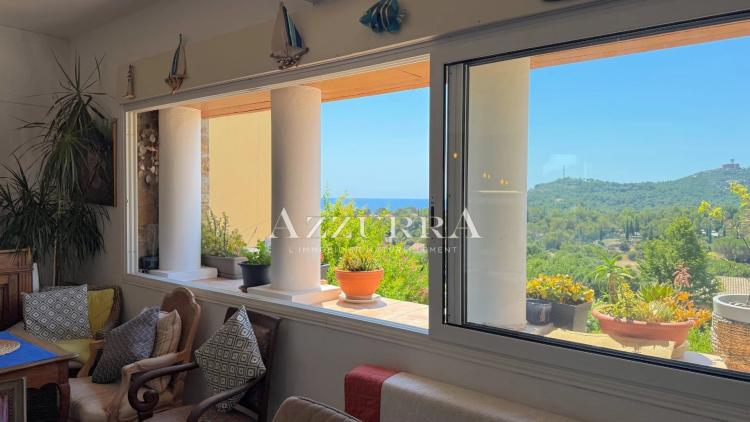 AGAY CAP ESTEREL grand T2 type large de 51m² habitables