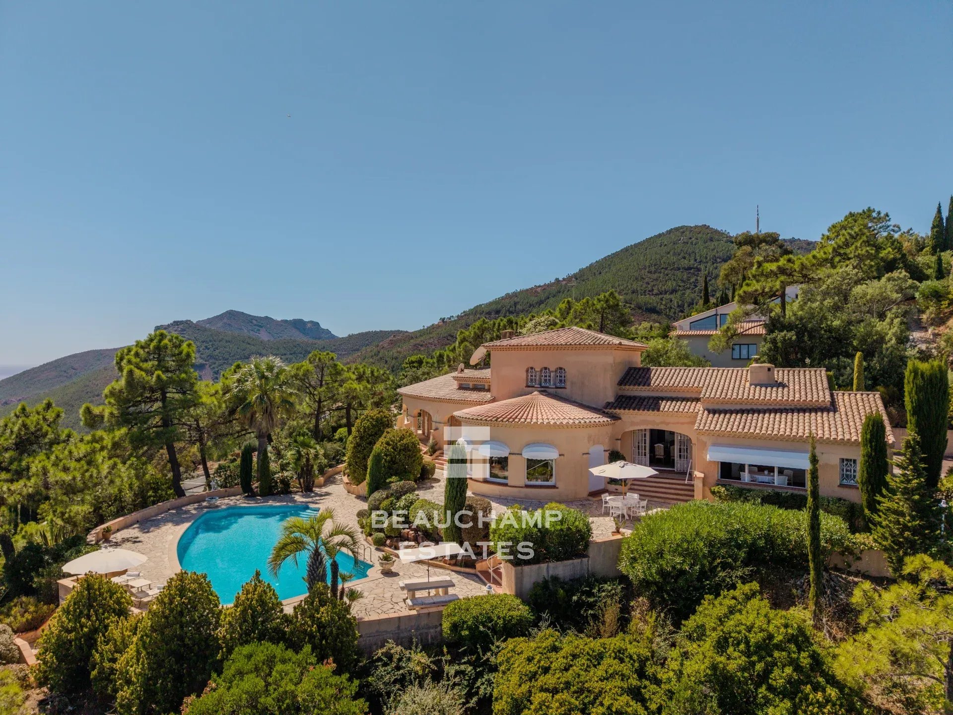 Villa 5 chambres avec vue mer panoramique – Le Trayas