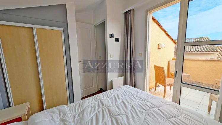 CAP ESTÉREL – DUPLEX RÉNOVÉ AVEC TERRASSE ET SOLARIUM