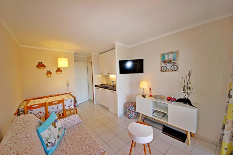 SOUS OFFRE AGAY CAP ESTEREL studio cabine meublé pour 4 personnes avec terrasse et jardin