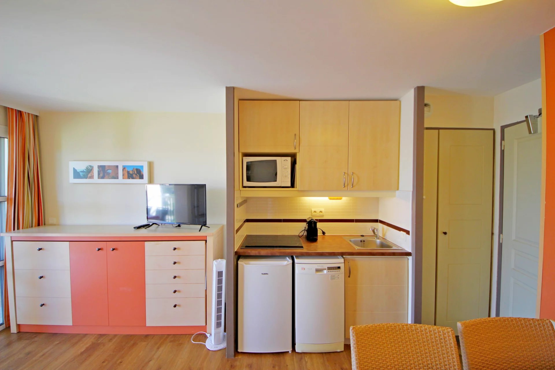 AGAY CAP ESTEREL 2 PIECES ETAGE