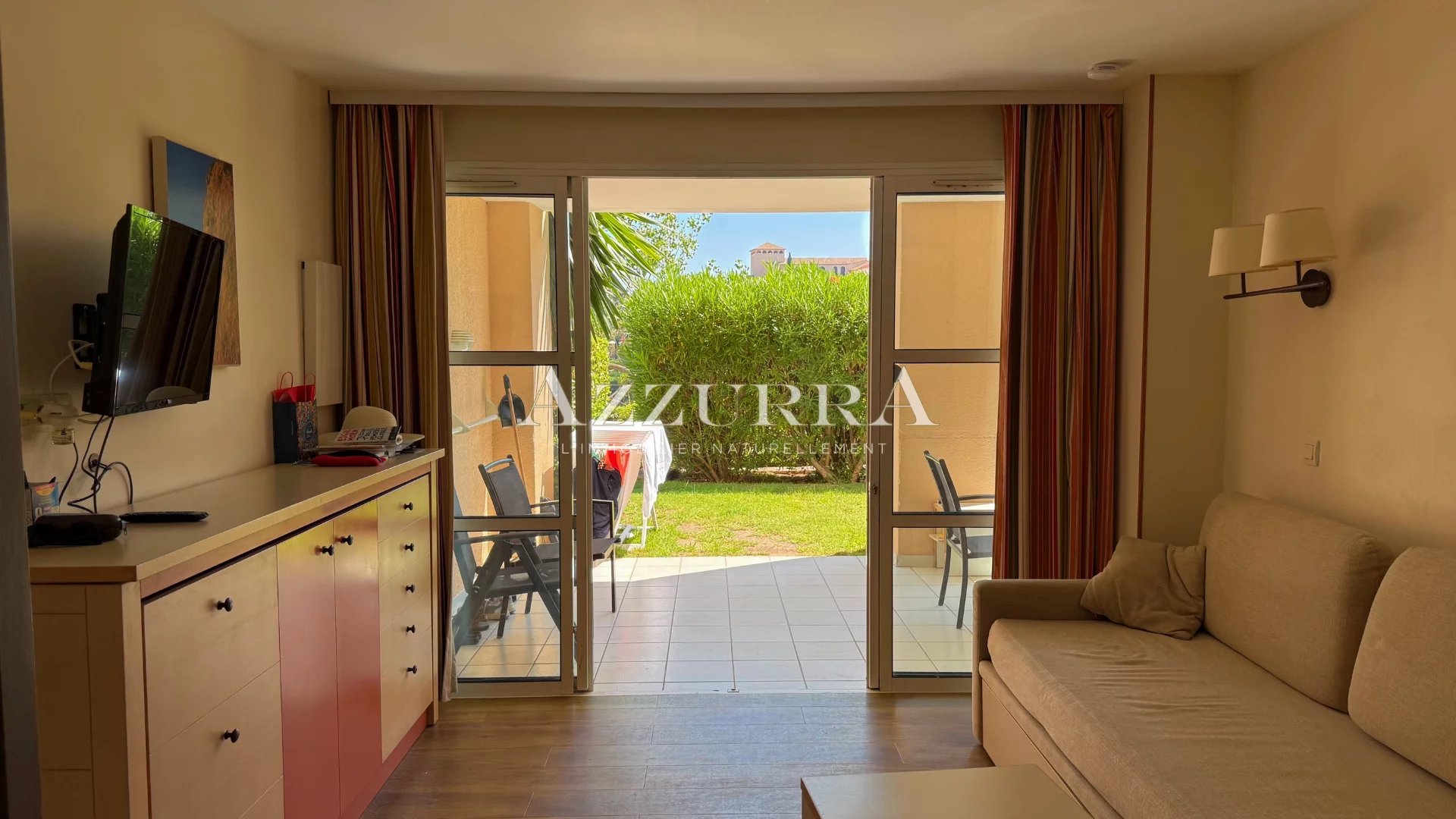 AGAY - CAP ESTEREL À vendre 3 pièces rez-de-jardin trame large