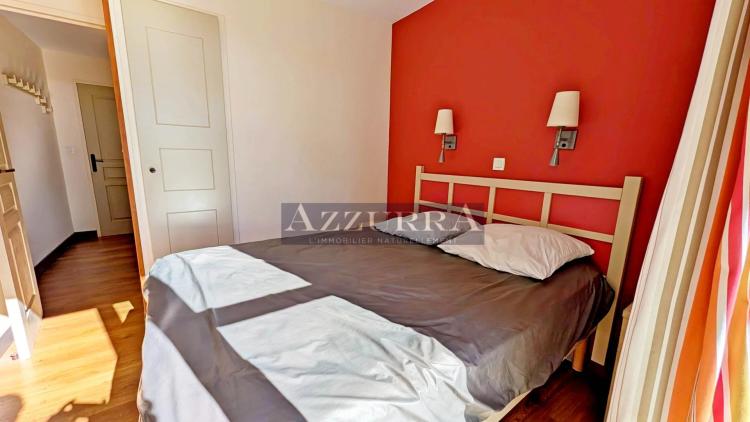 AGAY CAP ESTEREL le village, 3 pièces en rez de jardin avec vue mer