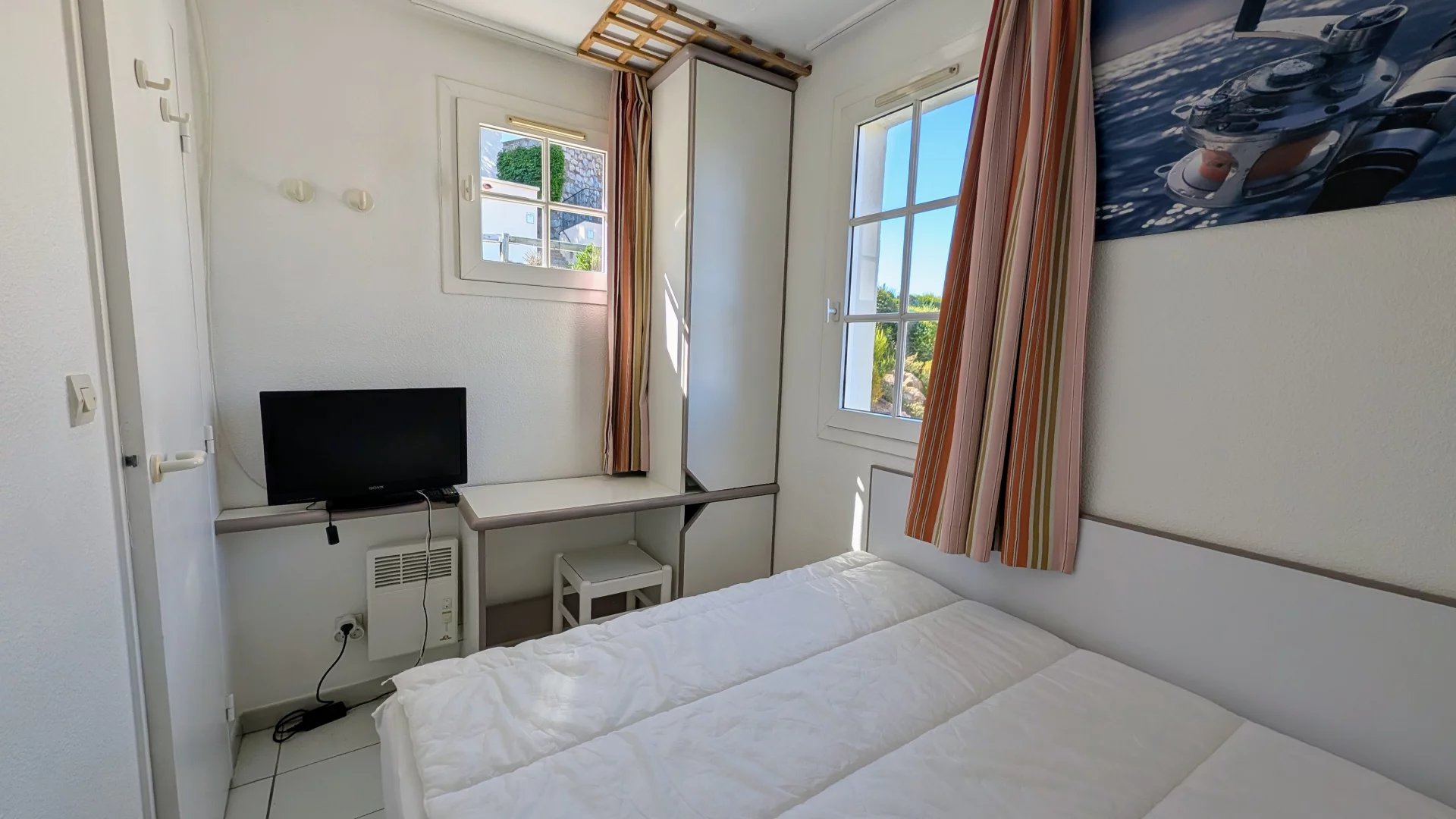 A VENDRE AGAY CAP ESTEREL 2 PIECES VUE MER
