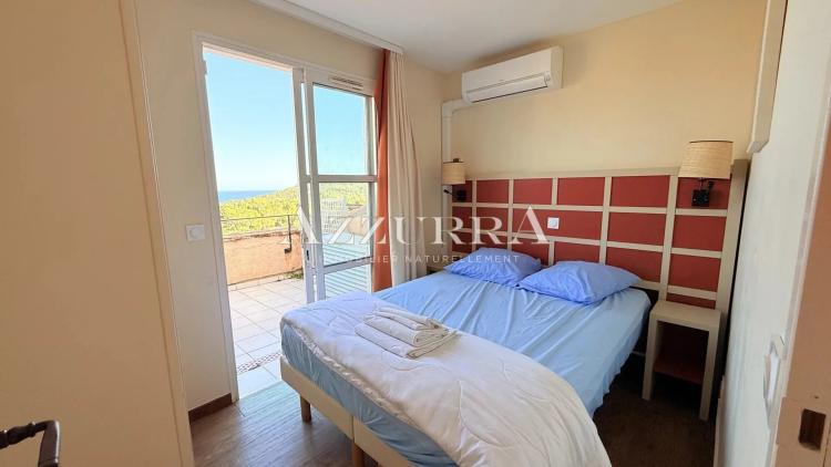 AGAY CAP ESTEREL SUPERBE T3 DUPLEX VUE MER PANORAMIQUE. PARKING PRIVE LIBRE DE SUITE