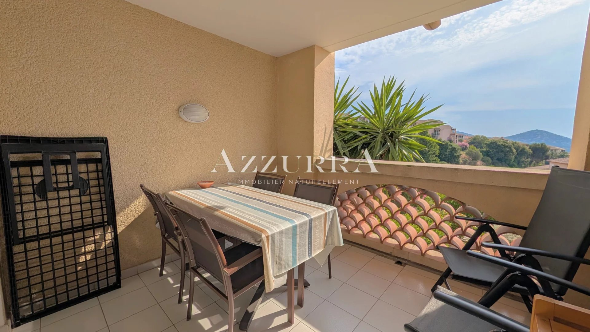 A vendre AGAY - CAP ESTEREL – Superbe 2 pièces vue mer, parking, climatisation