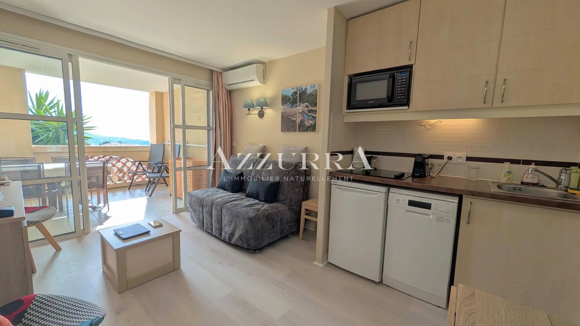 A vendre AGAY - CAP ESTEREL – Superbe 2 pièces vue mer, parking, climatisation