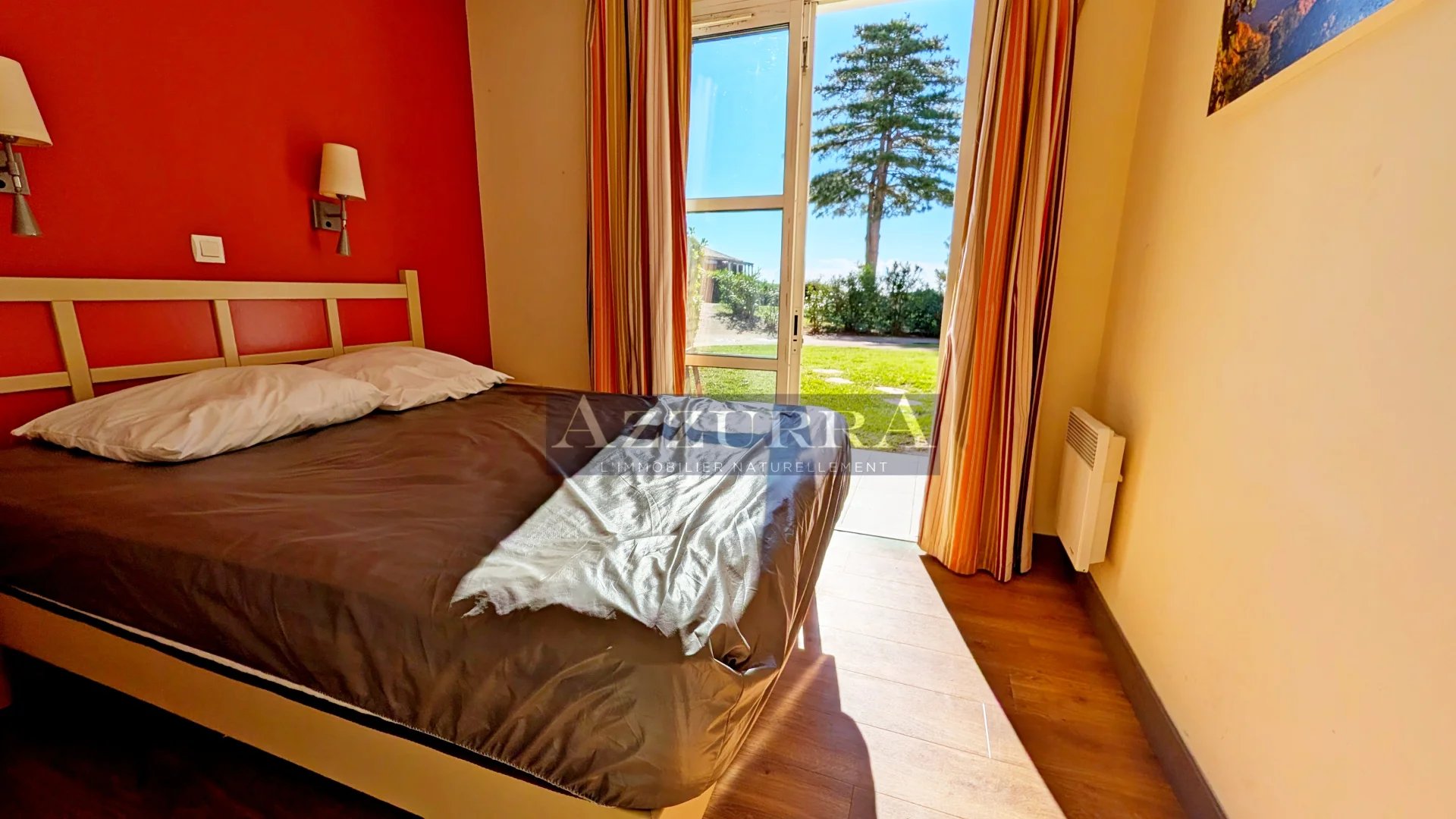 AGAY CAP ESTEREL le village, 3 pièces en rez de jardin avec vue mer